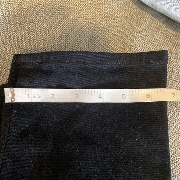 Gloria Vanderbilt SZ 6 Amanda Jeans - 14.5”W stretches to 16” x 37” L x 11” rise - Picture 4 of 10